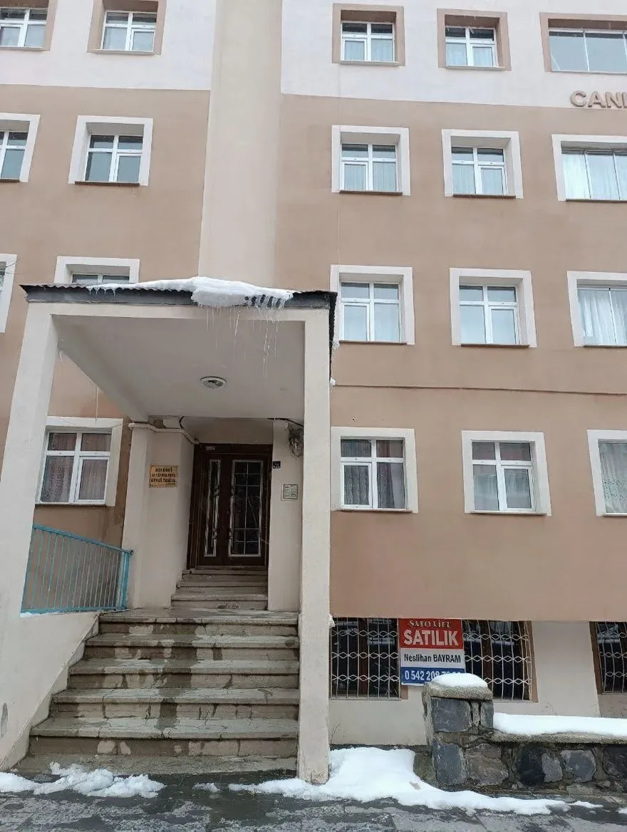 Palandöken Hüseyin Avni Ulaş'ta 3. Kat 155 m² 3+1 Kiralık Daire - 1