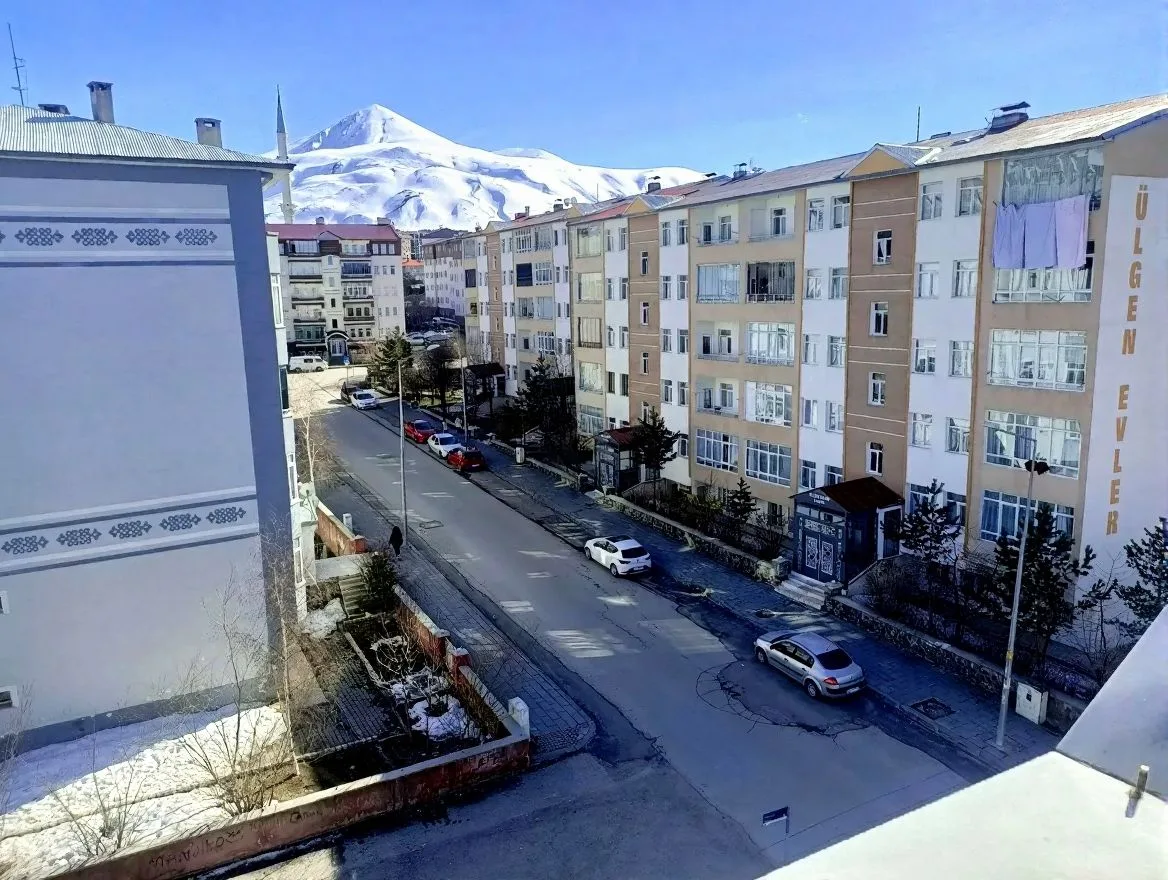 Palandöken Hüseyin Avni Ulaş'ta 5. Kat 160 m² 3+1 Kiralık Daire - Fotoğraf 16