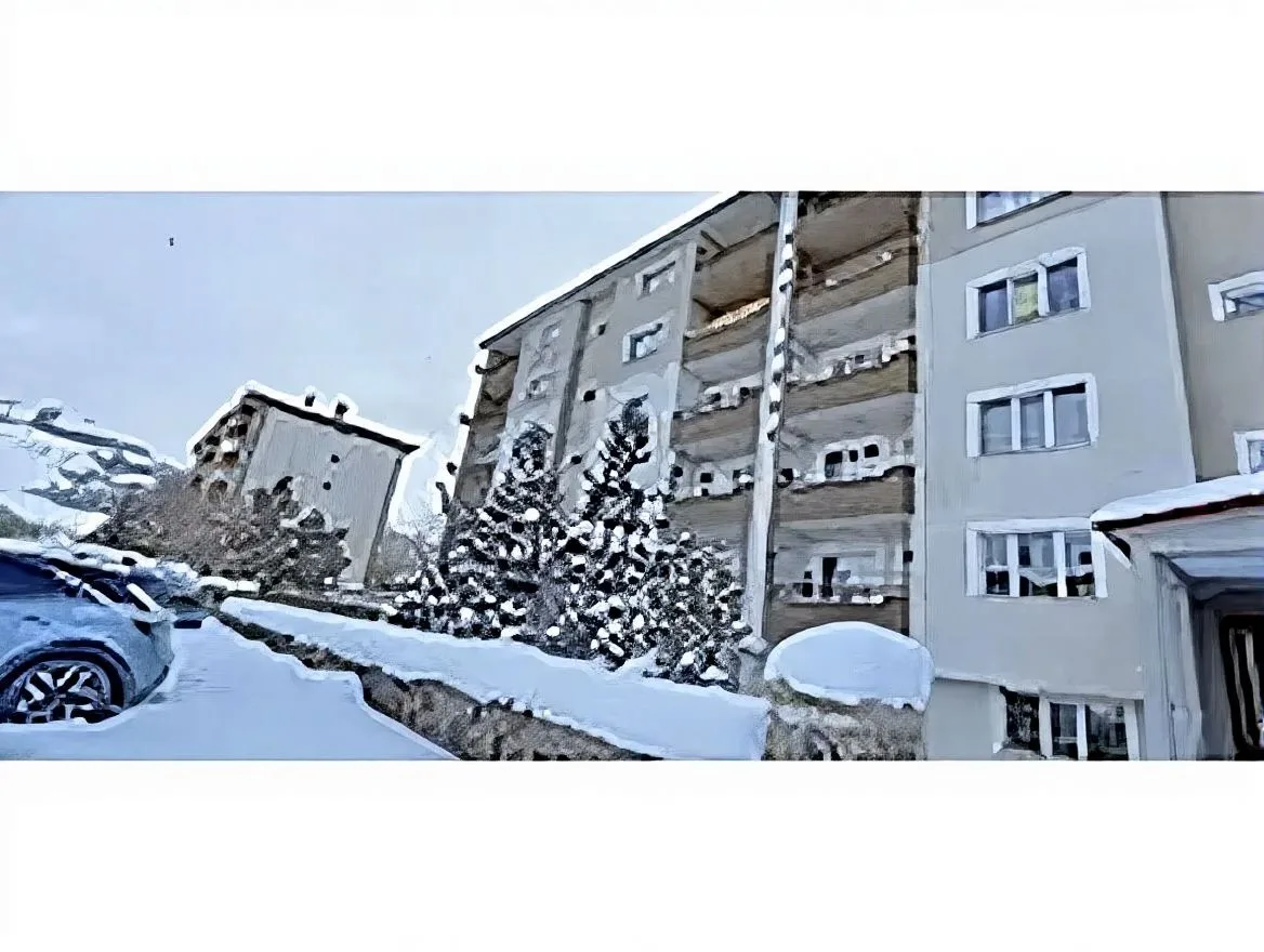 Palandöken Hüseyin Avni Ulaş'ta 5. Kat 175 m² 3+1 Kiralık Daire - 2