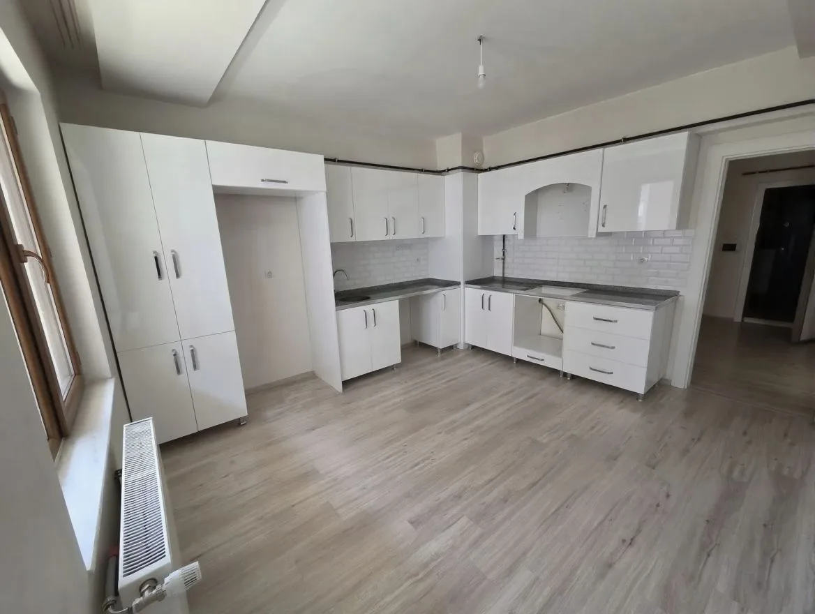 Palandöken Hüseyin Avni Ulaş'ta 3 Yaşında 3. Kat 165 m² 3+1 Kiralık Daire - 4