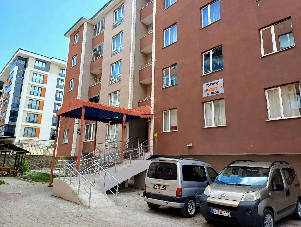 Palandöken Yıldızkent'te 3. Kat 150 m² 3+1 Kiralık Daire - Fotoğraf 2