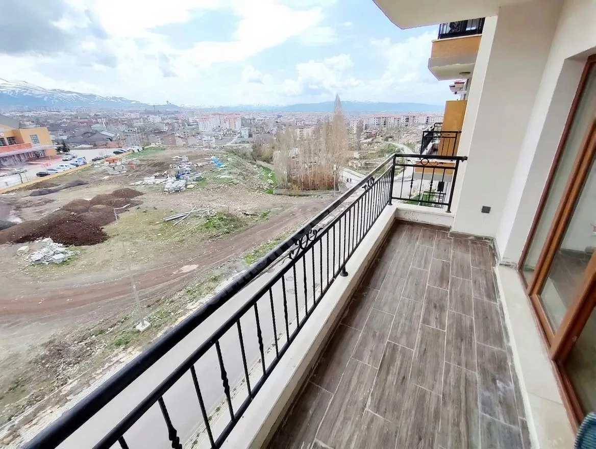 ERZURUM KİRALIK 2+1 DAİRE ARA/8 KAT 75M² YAKUTIYE - Fotoğraf 2