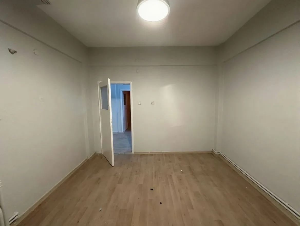 Yakutiye Lalapaşa'da 1. Kat 90 m² 2+1 Kiralık İş Yeri - 2