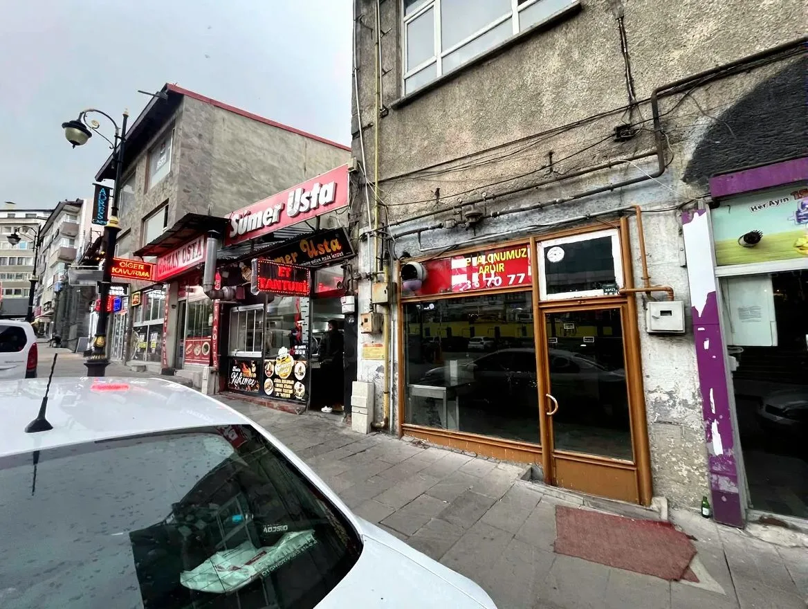 Yakutiye Lalapaşa'da 25 m² Kiralık İş Yeri