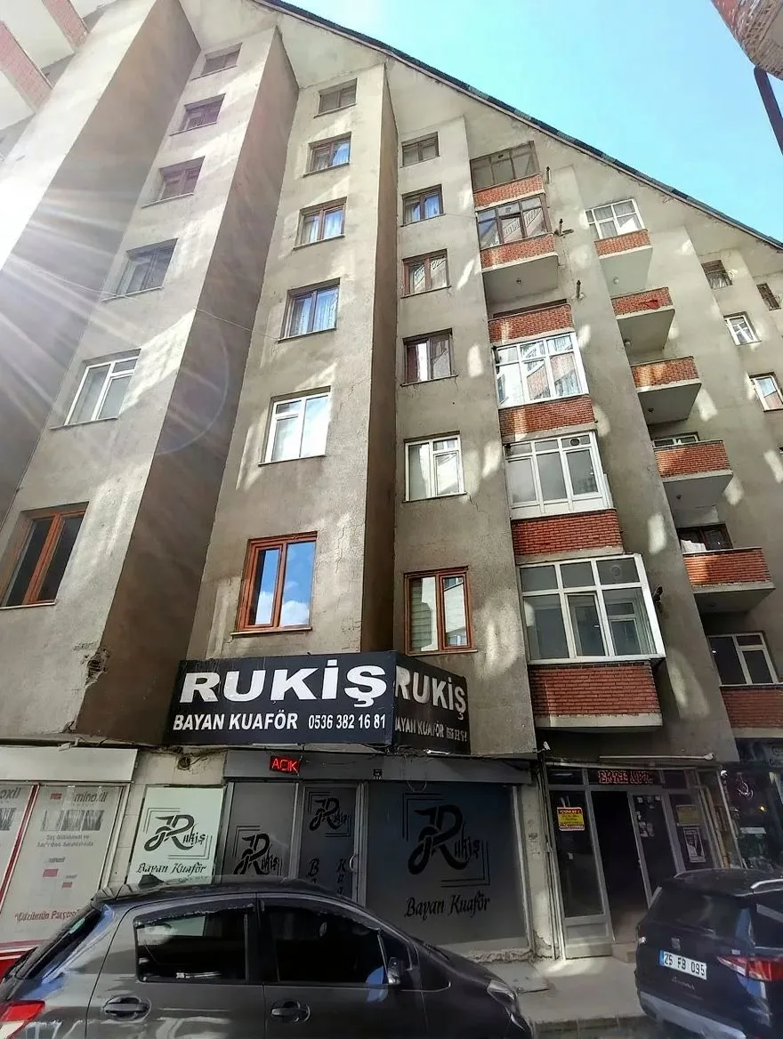 AĞIZ VE DİŞ SAĞLIĞI MERKEZİ YANINDA 220 m² 3+1 GENİŞ OFİS - Fotoğraf 2