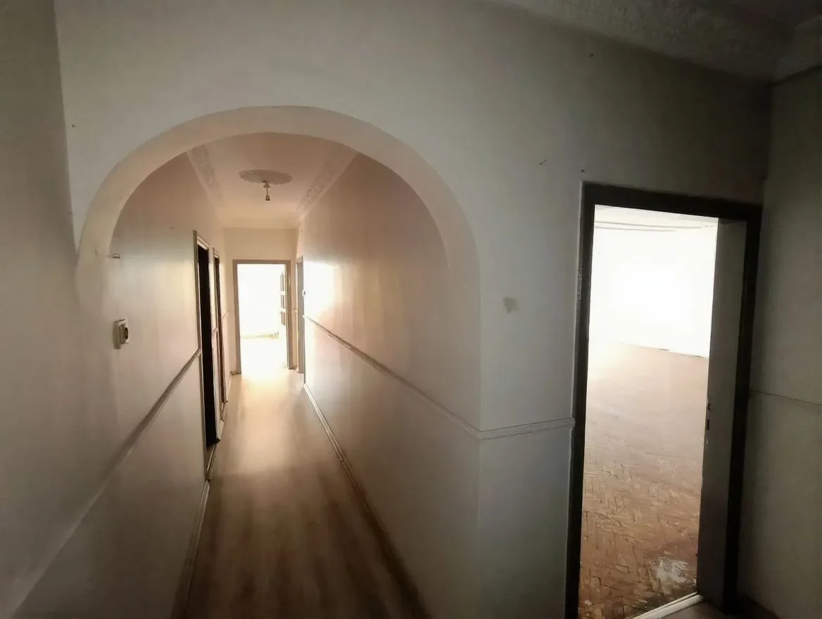 AĞIZ VE DİŞ SAĞLIĞI MERKEZİ YANINDA 220 m² 3+1 GENİŞ OFİS - Fotoğraf 7