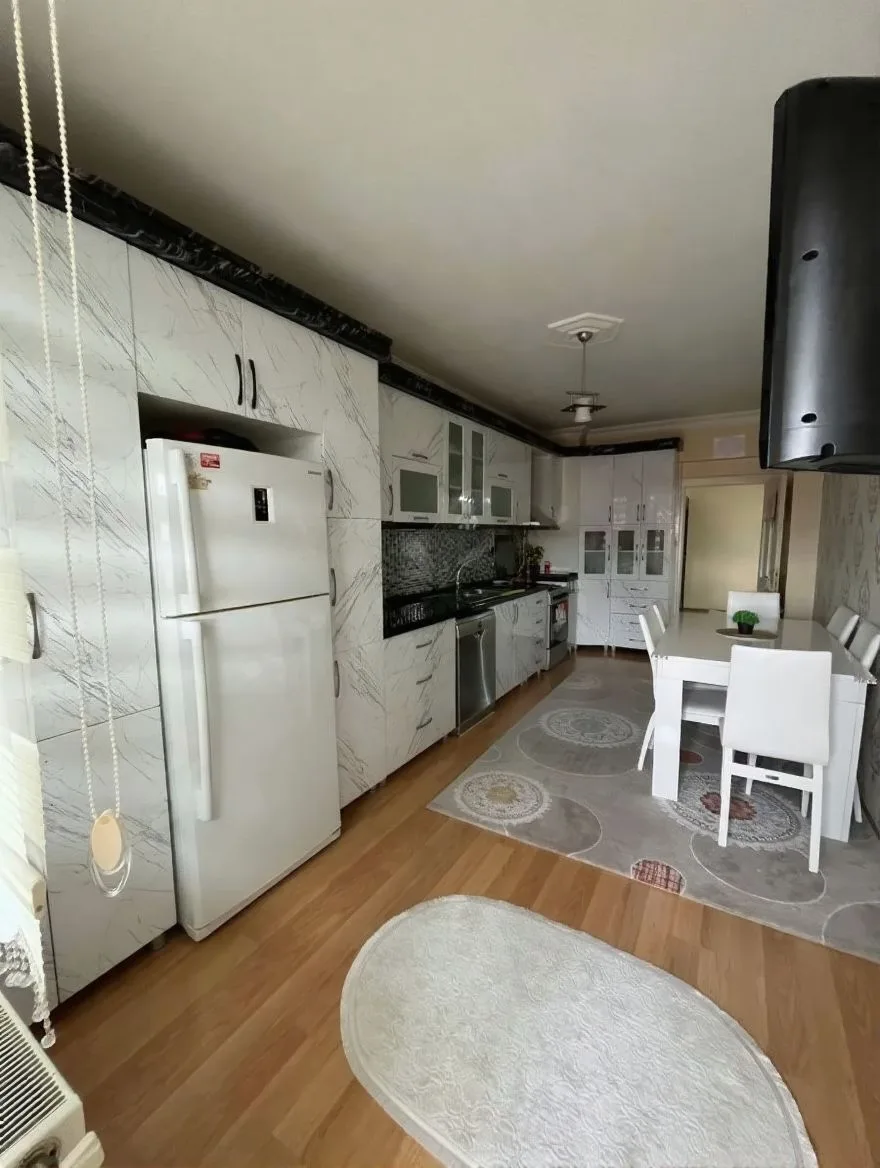 Palandöken Yıldızkent'te 3. Kat 165 m² 3+1 Kiralık Daire - 1