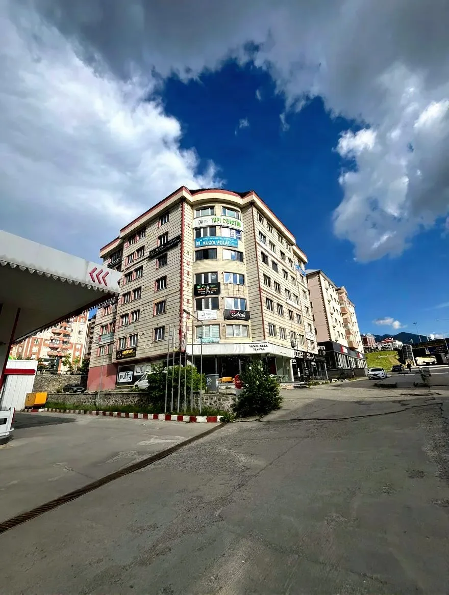 Yakutiye Lalapaşa'da 3. Kat 77 m² 2+0 Kiralık İş Yeri