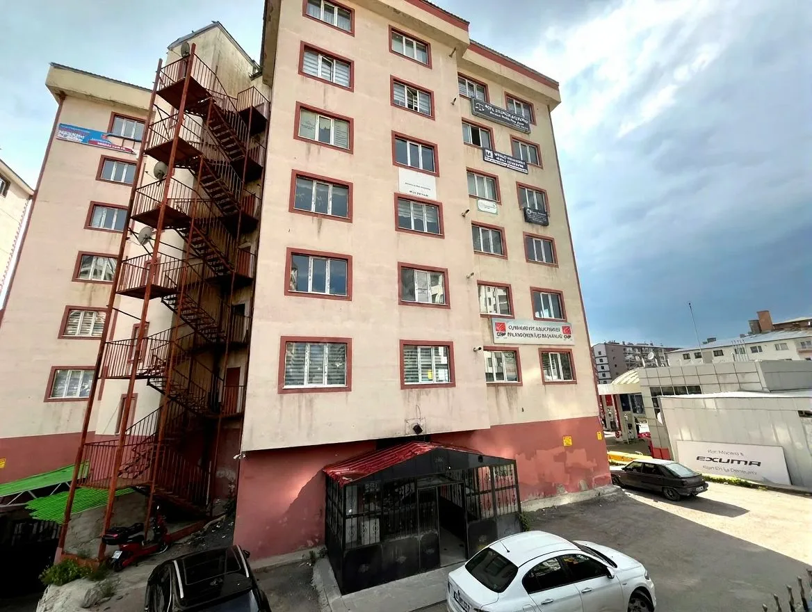Yakutiye Lalapaşa'da 3. Kat 77 m² 2+0 Kiralık İş Yeri