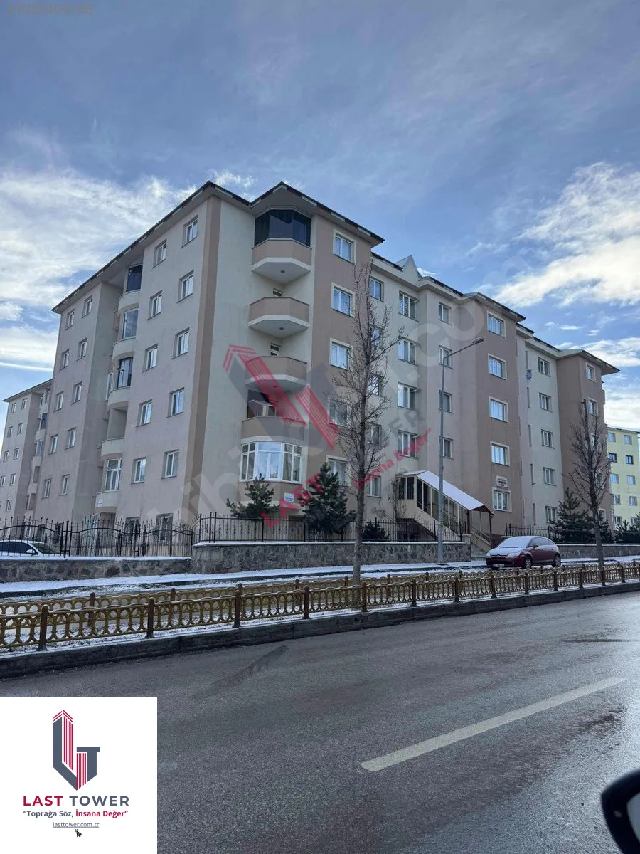 ERZURUM SATILIK 2+1 DAİRE | 110 m² GENİŞ + SİTE İÇİ UYGUN FİYAT - Konumu ve Sokak Görünümü / Zafer Kent Sitesi Daire
