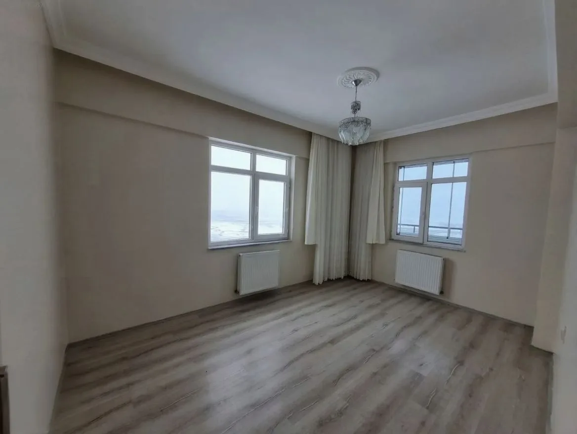 ERZURUM KİRALIK MERKEZİ ISITMALI 3+1 DAİRE 150M² YAKUTIYE - Fotoğraf 13