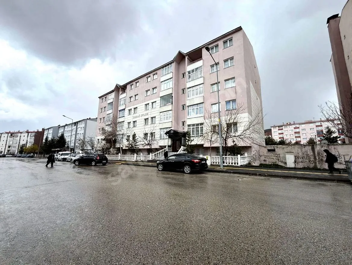 ERZURUM PALANDÖKEN SATILIK 3+1 DAİRE 135M²
