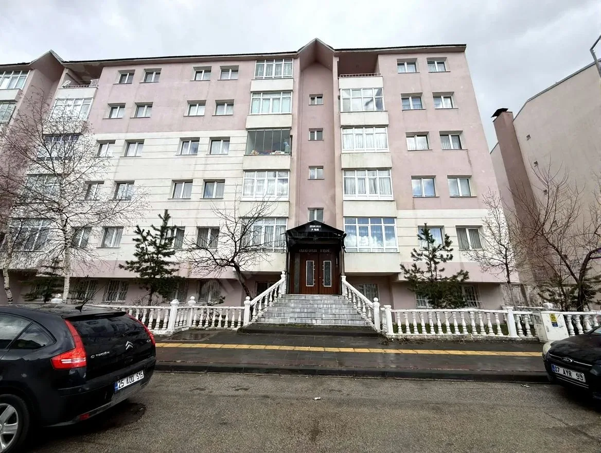 ERZURUM PALANDÖKEN SATILIK 3+1 DAİRE 135M²