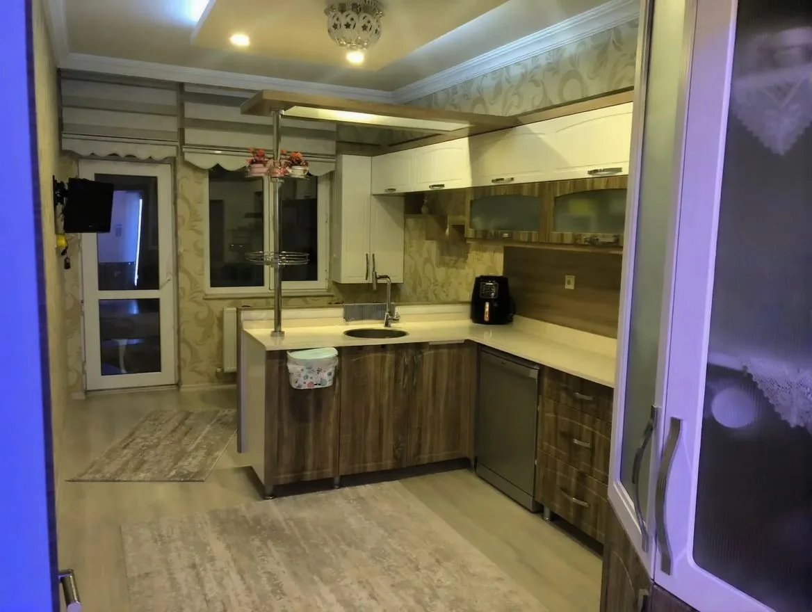 ERZURUM SATILIK 3+1 DAİRE ARA/8 KAT 150M² YAKUTIYE - Erzurum / Yakutiye / Kurtuluş Mh. Daire