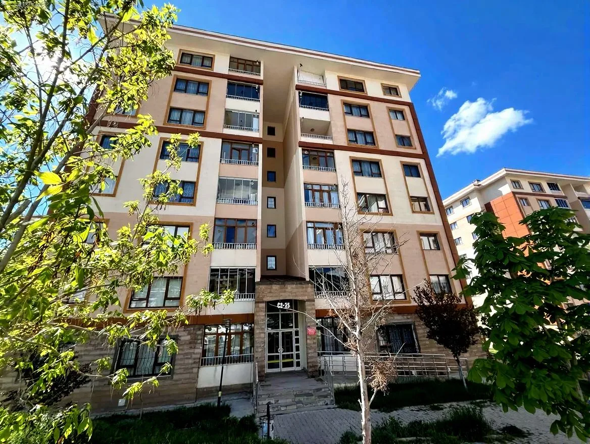 ERZURUM PALANDÖKEN SATILIK 3+1 DAİRE HÜSEYIN AVNI ULAŞ 120M² - 1