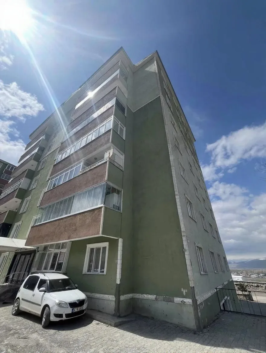 ERZURUM SATILIK 2+1 DAİRE | YAKUTIYE 120M² MERKEZİ ISITMALI - Fotoğraf 2