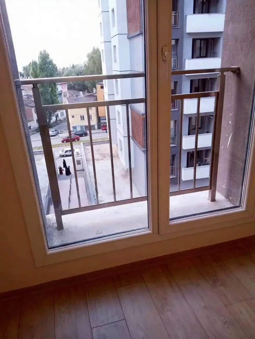 Yakutiye Lalapaşa'da 5 Yaşında 4. Kat 150 m² 3+1 Kiralık Daire - Fotoğraf 7