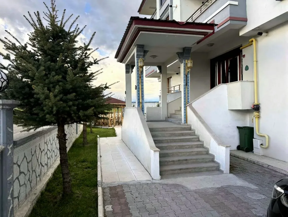 Aziziye Merkez'de 2. Kat 165 m² 3+1 Kiralık Daire - Erzurum / Aziziye / Merkez / Saltuklu Daire