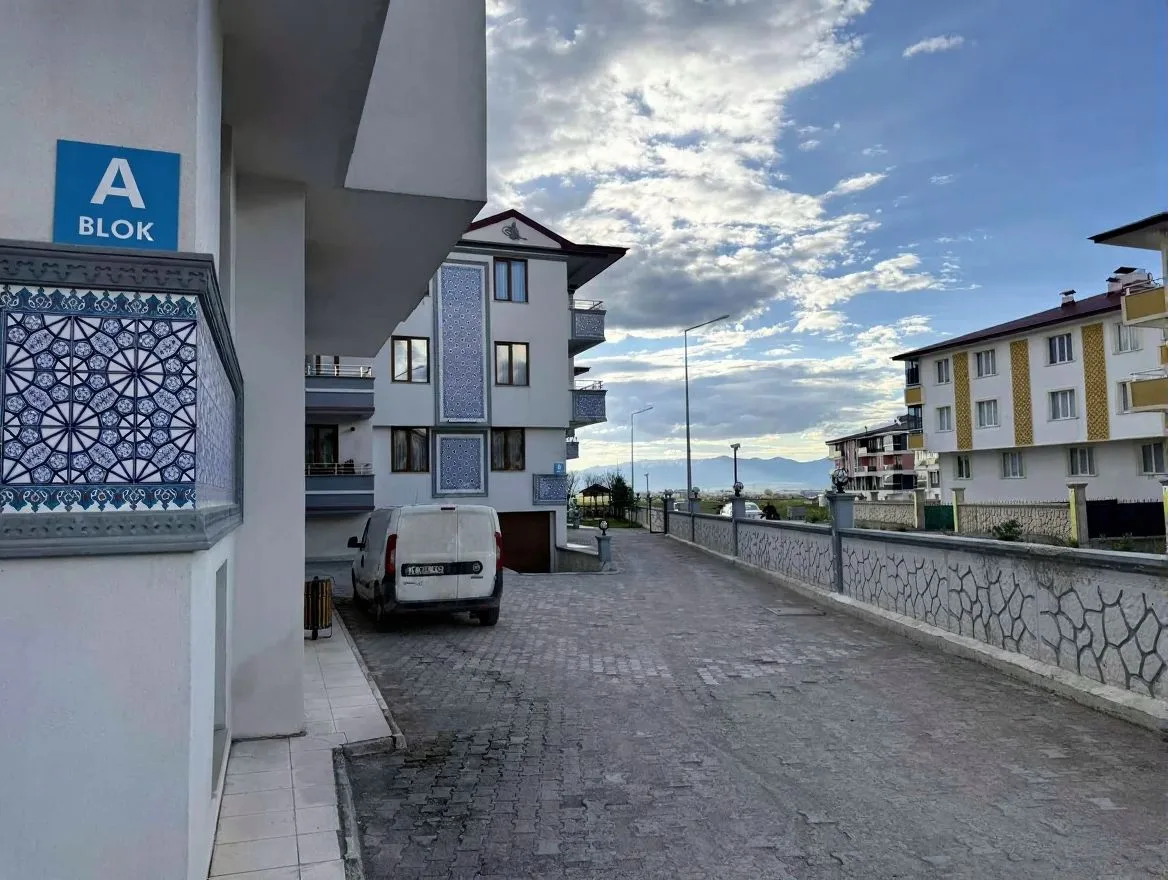 Aziziye Merkez'de 2. Kat 165 m² 3+1 Kiralık Daire - Fotoğraf 12