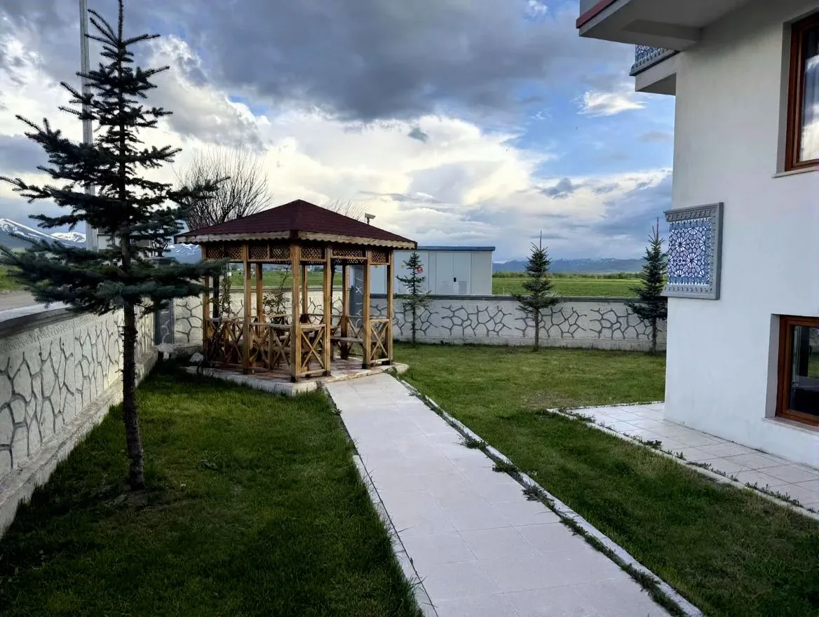 Aziziye Merkez'de 2. Kat 165 m² 3+1 Kiralık Daire - Fotoğraf 13