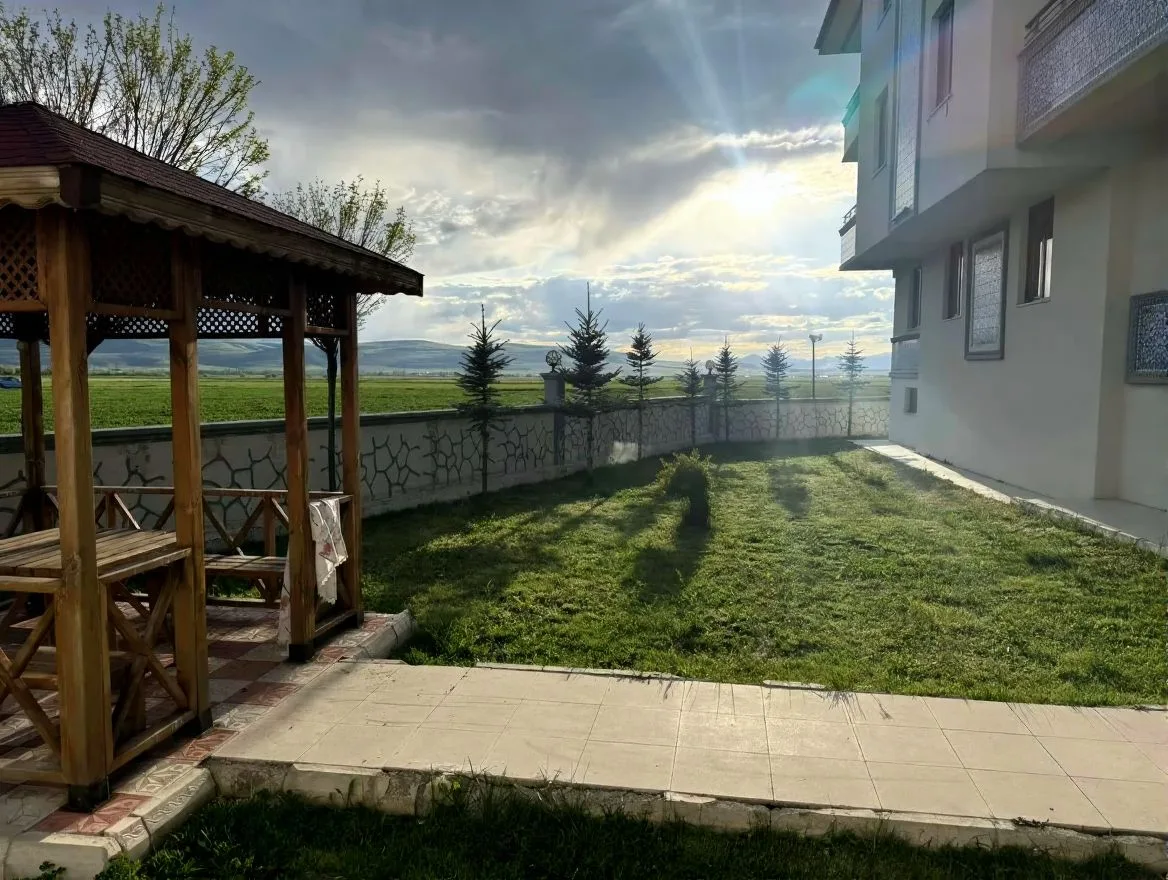 Aziziye Merkez'de 2. Kat 165 m² 3+1 Kiralık Daire - Fotoğraf 16