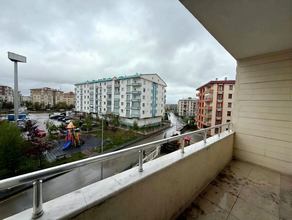 ERZURUM KİRALIK MERKEZİ ISITMALI 3+1 DAİRE | 145M² PALANDÖKEN - Fotoğraf 17