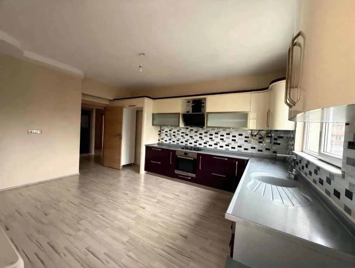 ERZURUM KİRALIK MERKEZİ ISITMALI 3+1 DAİRE | 145M² PALANDÖKEN - Fotoğraf 2