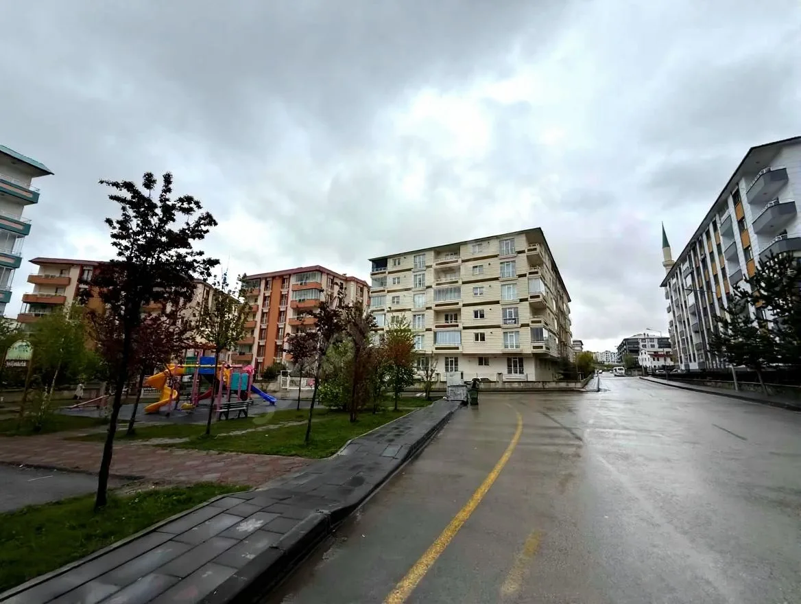 ERZURUM KİRALIK MERKEZİ ISITMALI 3+1 DAİRE | 145M² PALANDÖKEN - Fotoğraf 21