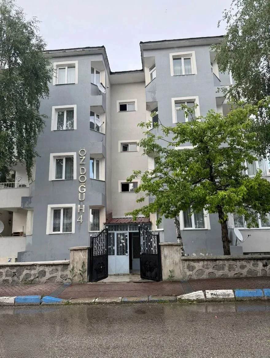EŞYALI ERZURUM AZIZIYE KİRALIK 3+1 DAİRE 130M² - 1