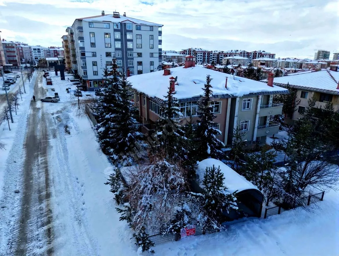 ERZURUM PALANDÖKEN HÜSEYIN AVNI ULAŞ KİRALIK 5+1 VİLLA 300M² - 1