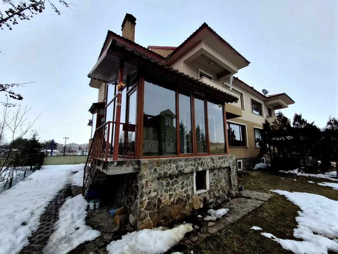 ERZURUM AZIZIYE KİRALIK VİLLA | 220M² - 1