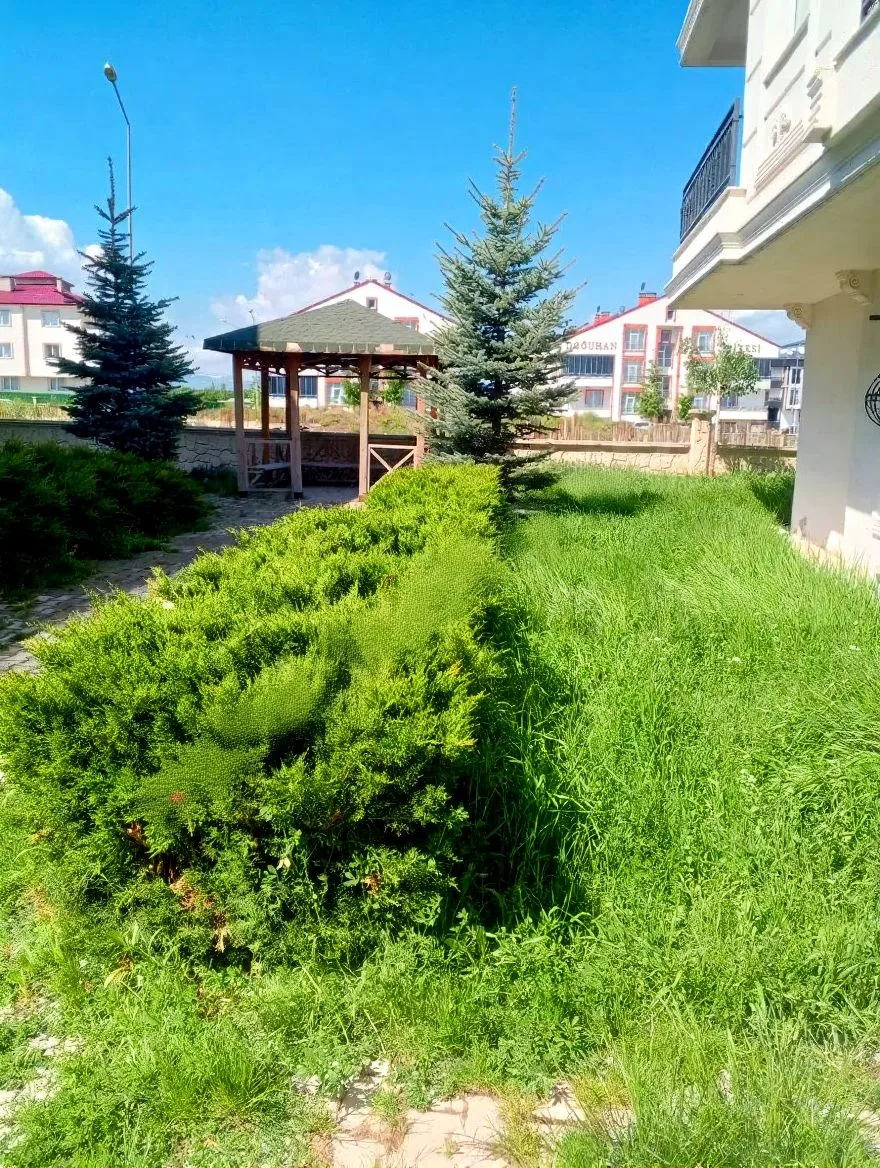 Aziziye Merkez'de 5 Yaşında 1. Kat 105 m² 3+1 Kiralık Daire - Fotoğraf 2