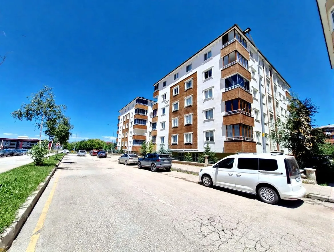 130M² ERZURUM SATILIK 3+1 DAİRE AZIZIYE MERKEZİ ISITMALI - Fotoğraf 13