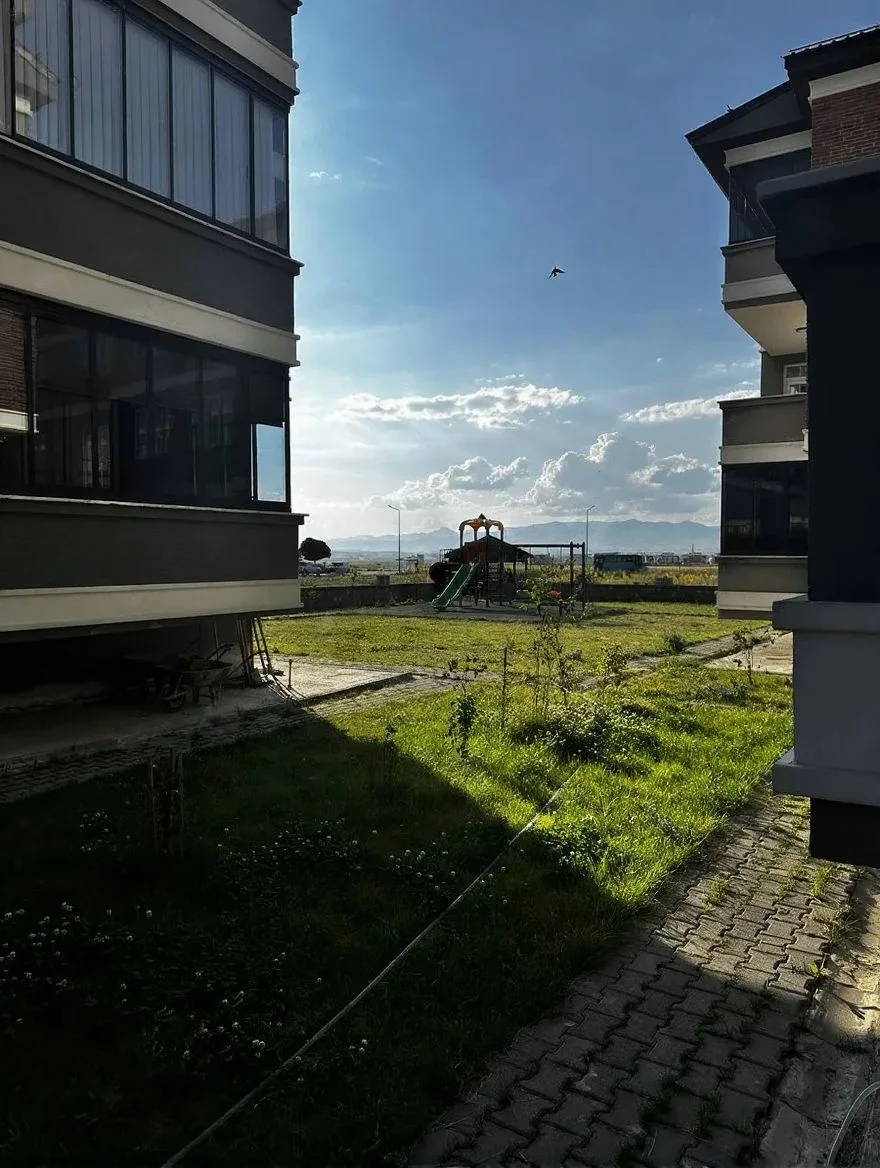 Aziziye Merkez'de 5 Yaşında 2. Kat 145 m² 3+1 Kiralık Daire - Fotoğraf 10