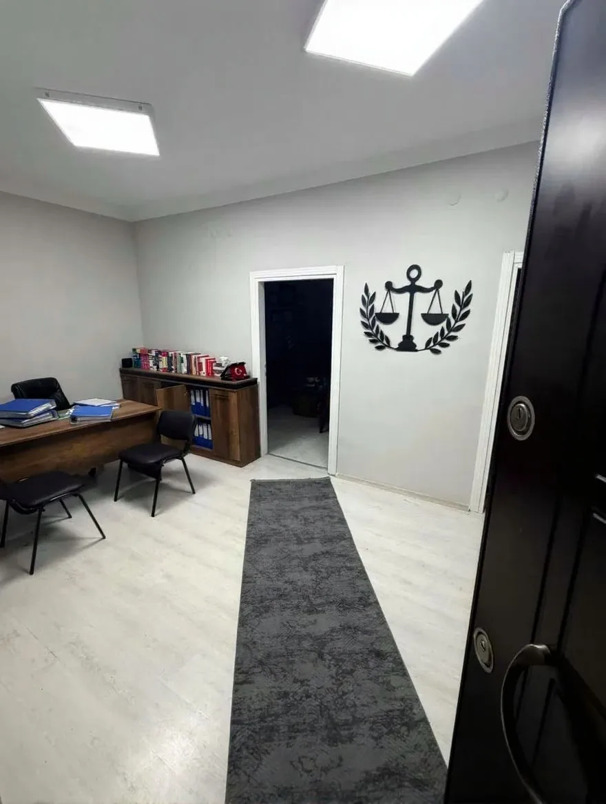 Yakutiye Lalapaşa'da 1. Kat 70 m² 2+1 Kiralık İş Yeri - 1