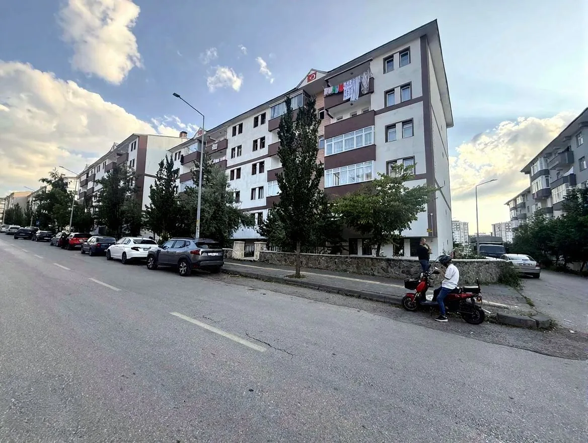 ERZURUM PALANDÖKEN KİRALIK 3+1 DAİRE HÜSEYIN AVNI ULAŞ 150M² - 1