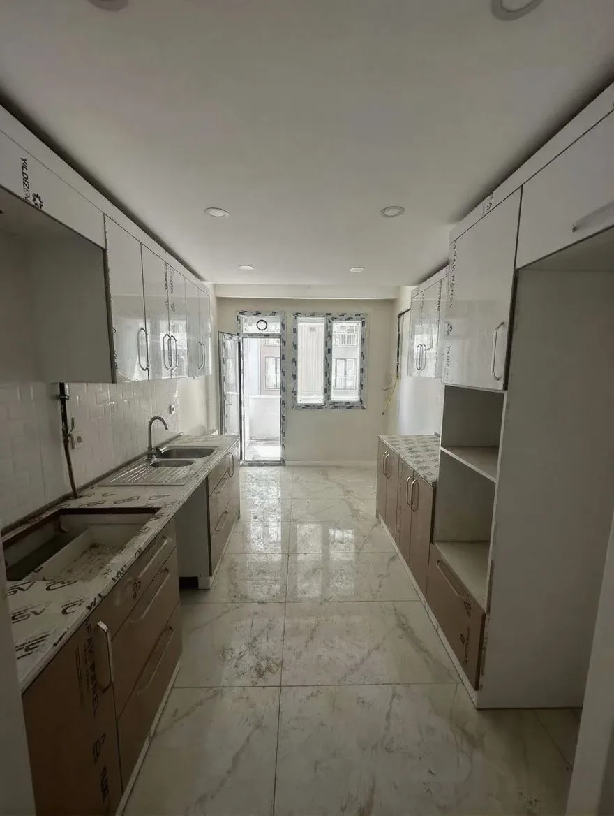 Yakutiye Lalapaşa'da 4 Yaşında 2. Kat 150 m² 3+1 Kiralık Daire - Fotoğraf 9