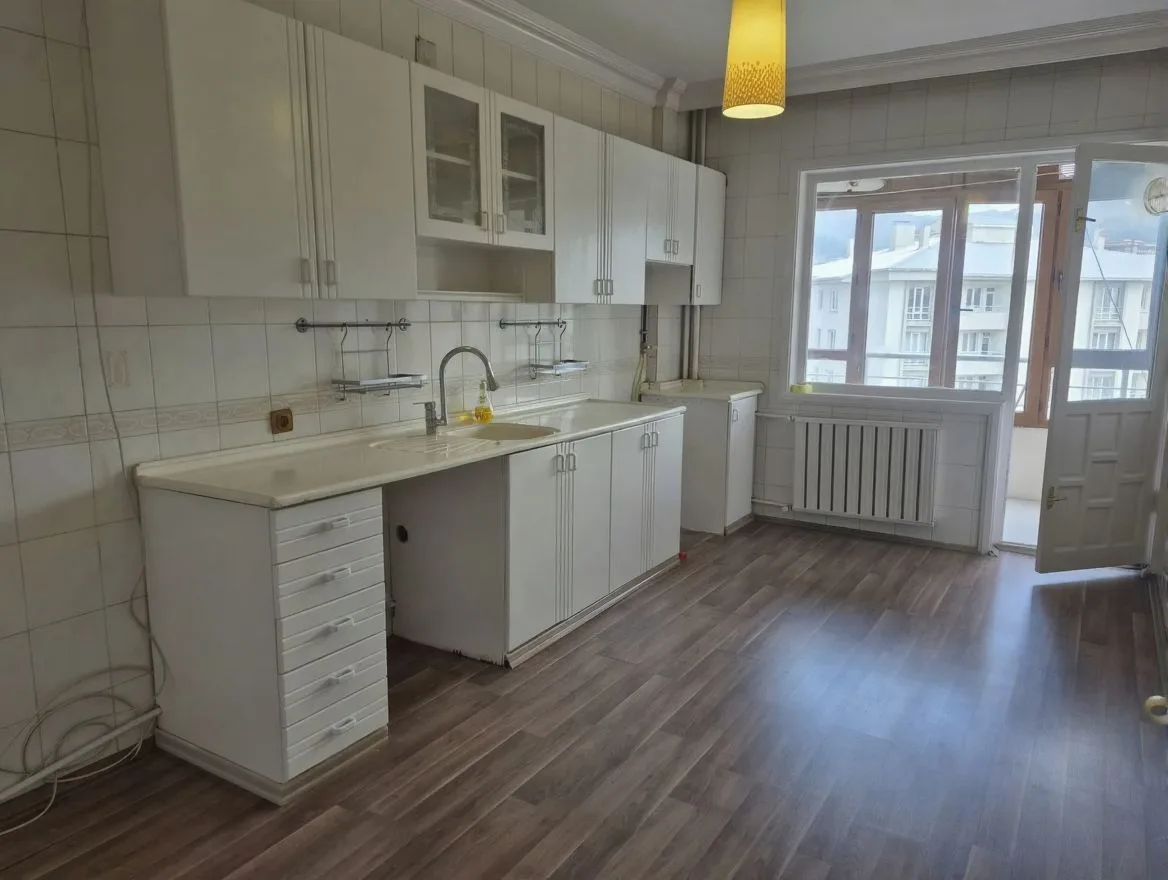ERZURUM KİRALIK 3+1 DAİRE | YAKUTIYE 150M² MERKEZİ ISITMALI - Fotoğraf 2