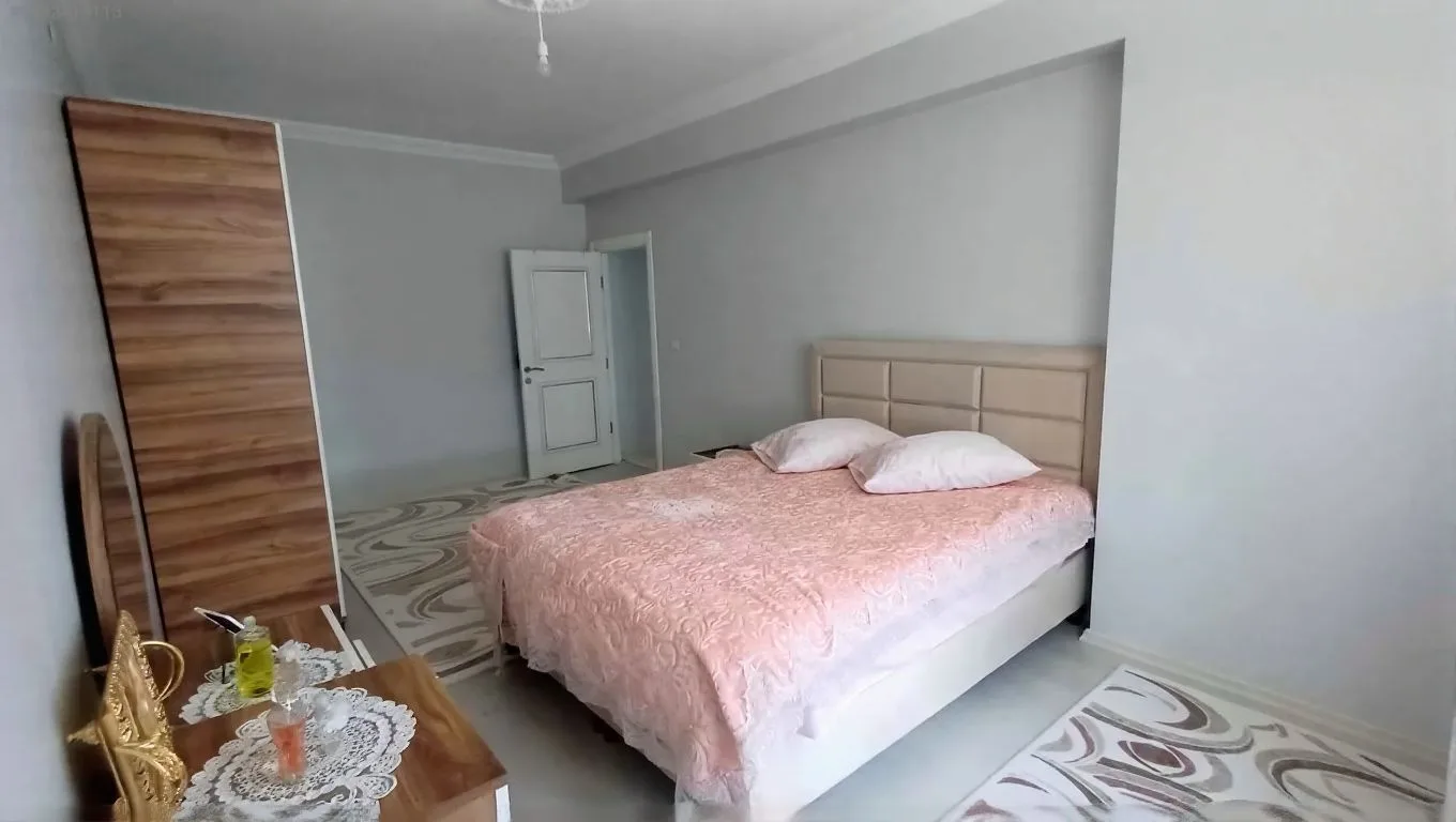 Yakutiye Lalapaşa'da 5 Yaşında 3. Kat 165 m² 3+1 Kiralık Daire - Fotoğraf 2