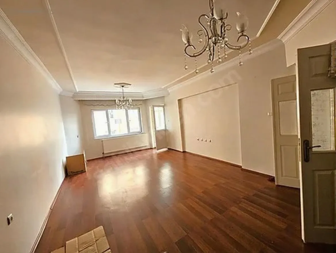 Yakutiye Lalapaşa'da 3. Kat 160 m² 3+1 Kiralık Daire