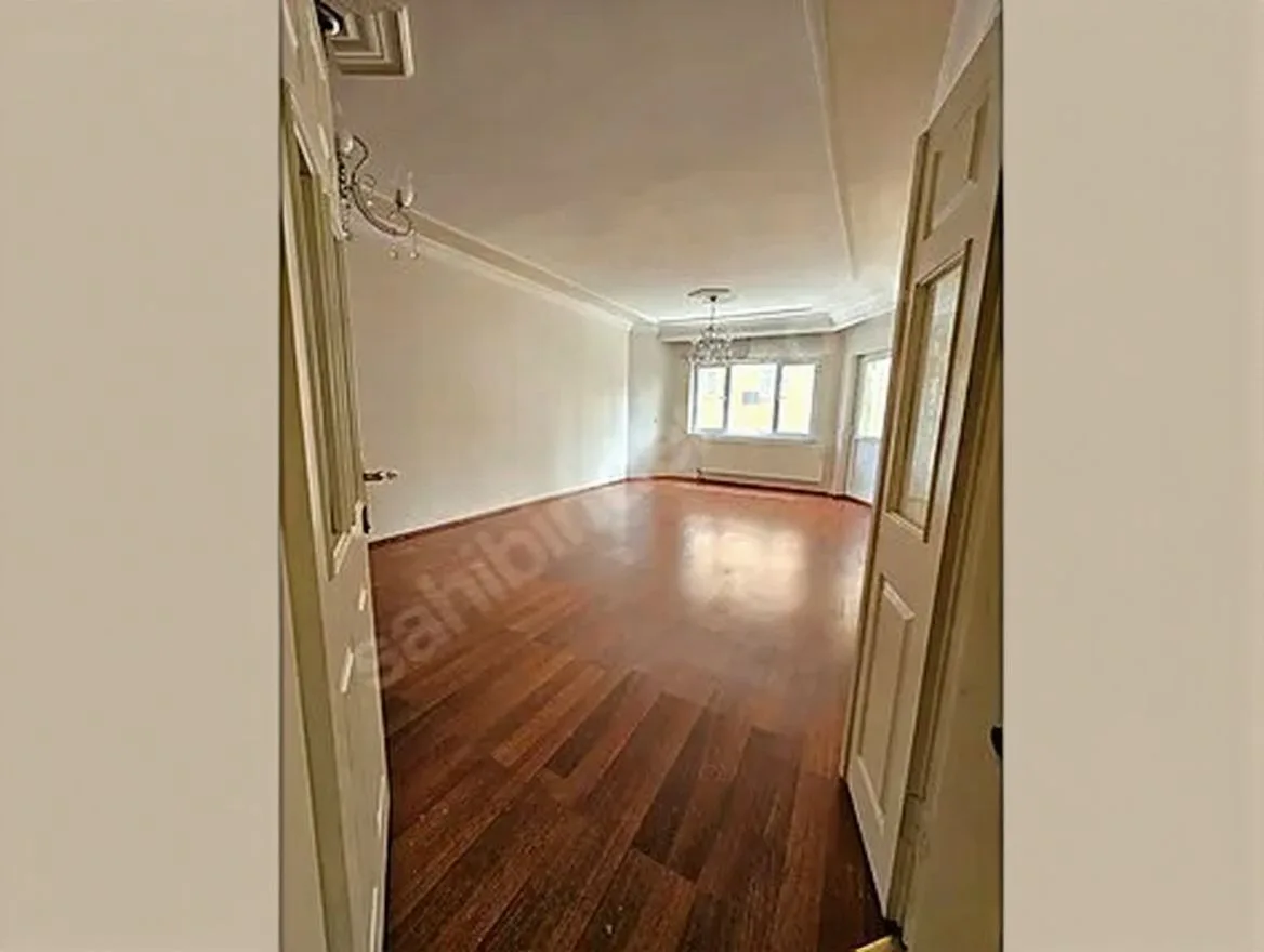 Yakutiye Lalapaşa'da 3. Kat 160 m² 3+1 Kiralık Daire