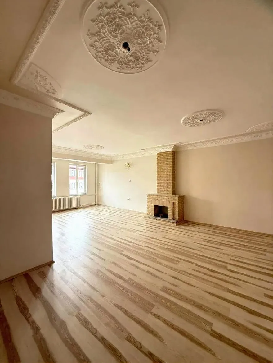 Yakutiye Lalapaşa'da 5. Kat 160 m² 3+1 Kiralık Daire - Erzurum / Yakutiye / Lalapaşa Daire
