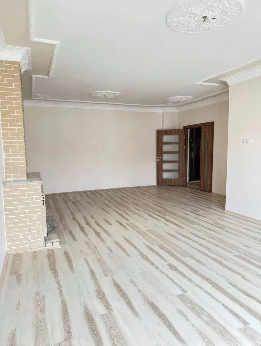 Yakutiye Lalapaşa'da 5. Kat 160 m² 3+1 Kiralık Daire - Fotoğraf 3