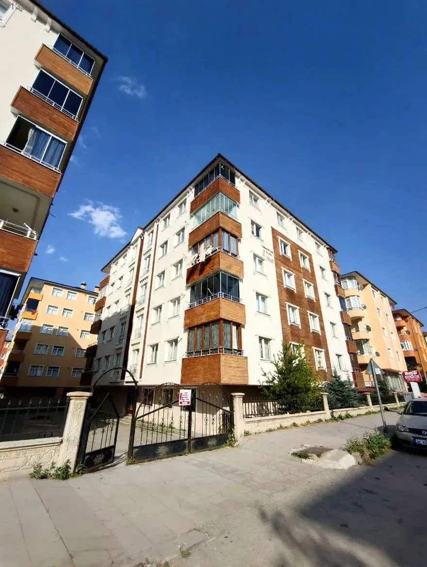 Aziziye Merkez'de 4. Kat 130 m² 3+1 Satılık Daire - Erzurum / Aziziye / Merkez / Saltuklu Daire