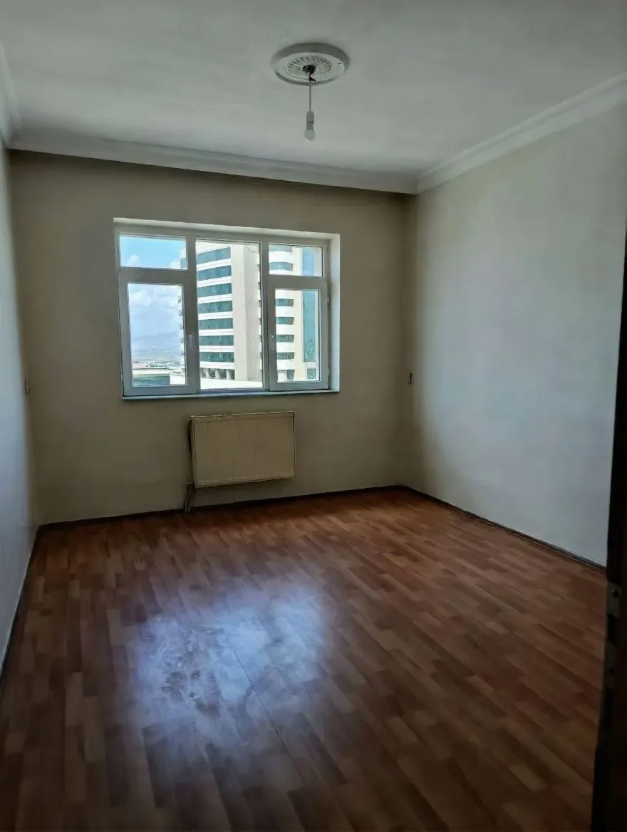 Palandöken Hüseyin Avni Ulaş'ta 3. Kat 190 m² 4+1 Kiralık Daire - Fotoğraf 17