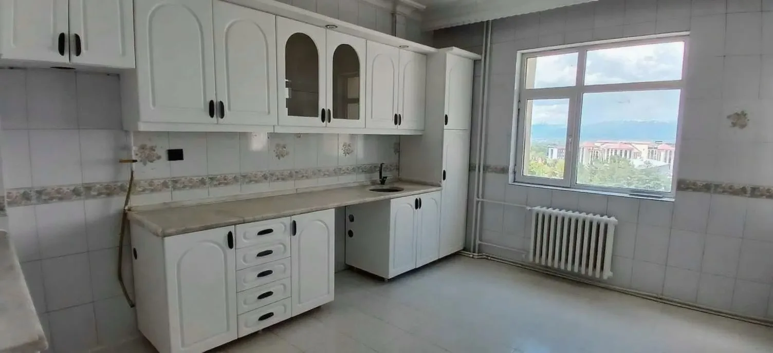 Yakutiye İstasyon'da 5. Kat 200 m² 3+1 Kiralık Villa - Fotoğraf 3