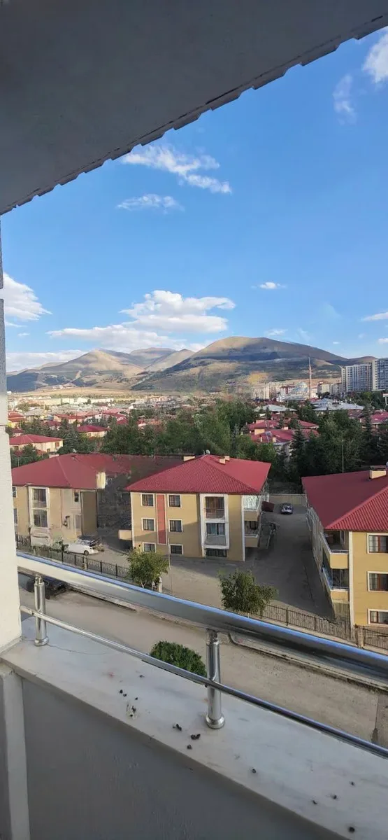 Palandöken Adnan Menderes'te 5. Kat 145 m² 3+1 Kiralık Daire - Fotoğraf 10