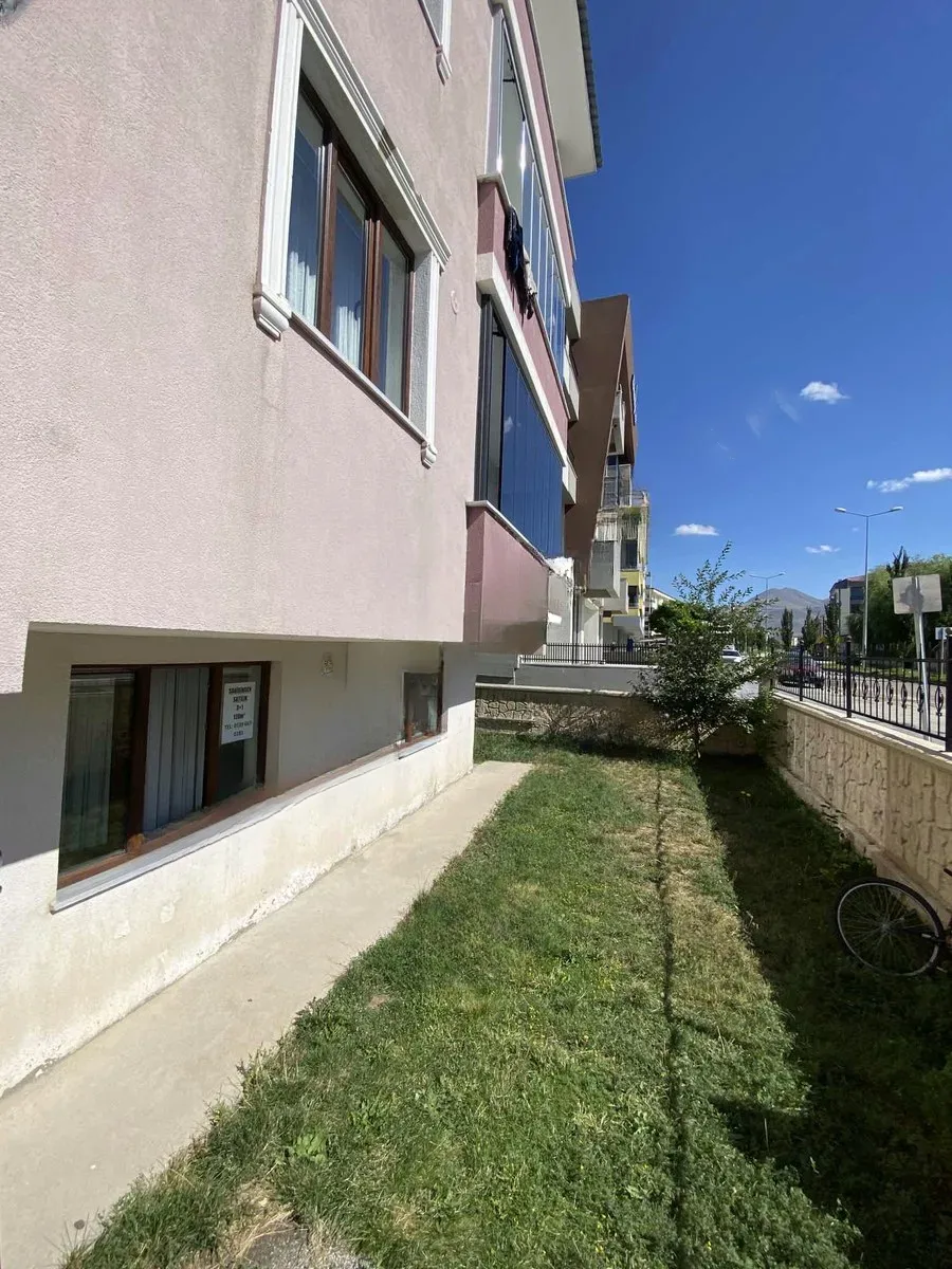 Aziziye Merkez'de Bahçe Katı 145 m² 3+1 Satılık Daire - Fotoğraf 2