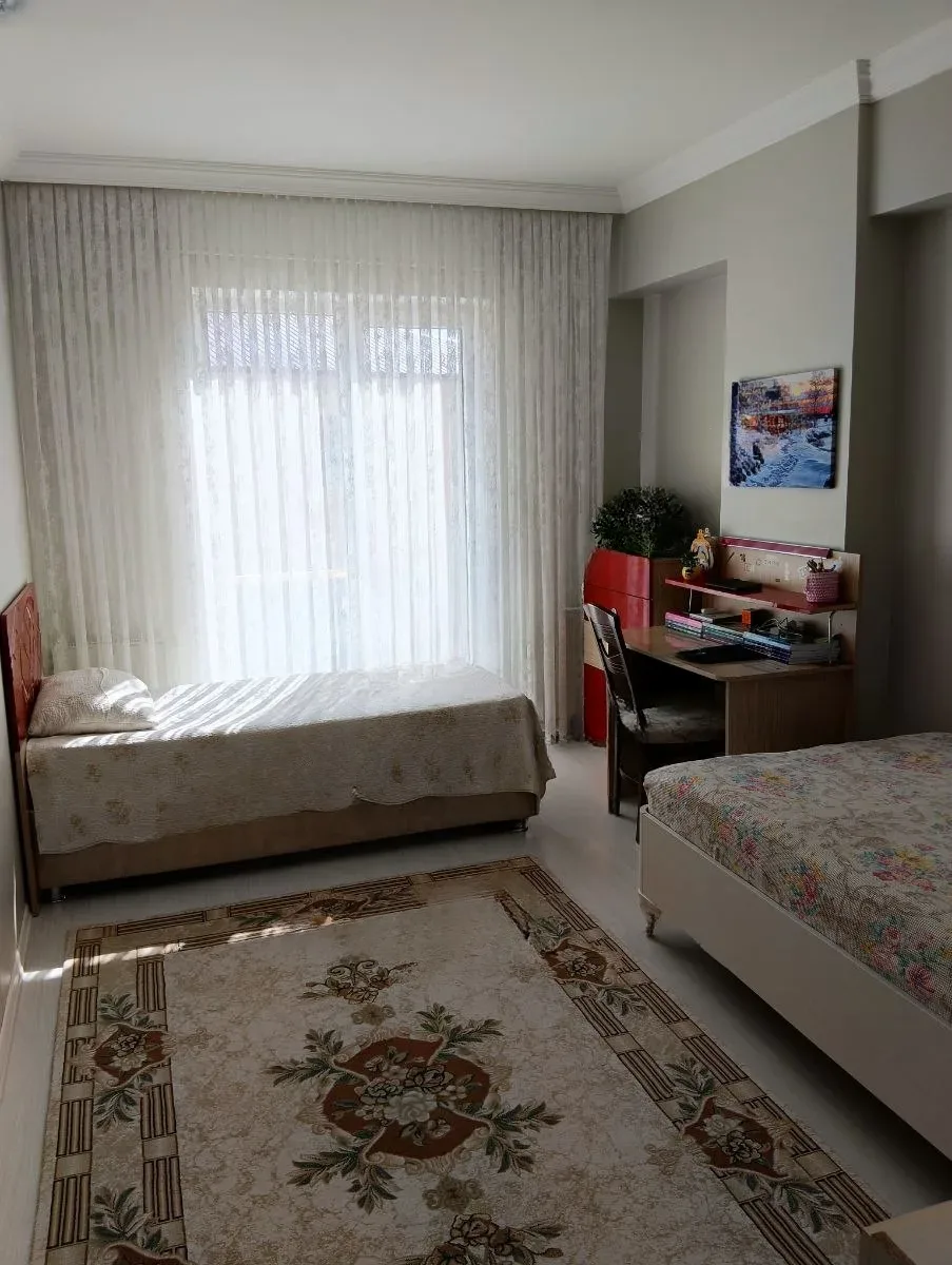 Palandöken Yunusemre'de 1. Kat 150 m² 3+1 Satılık Daire - Fotoğraf 10