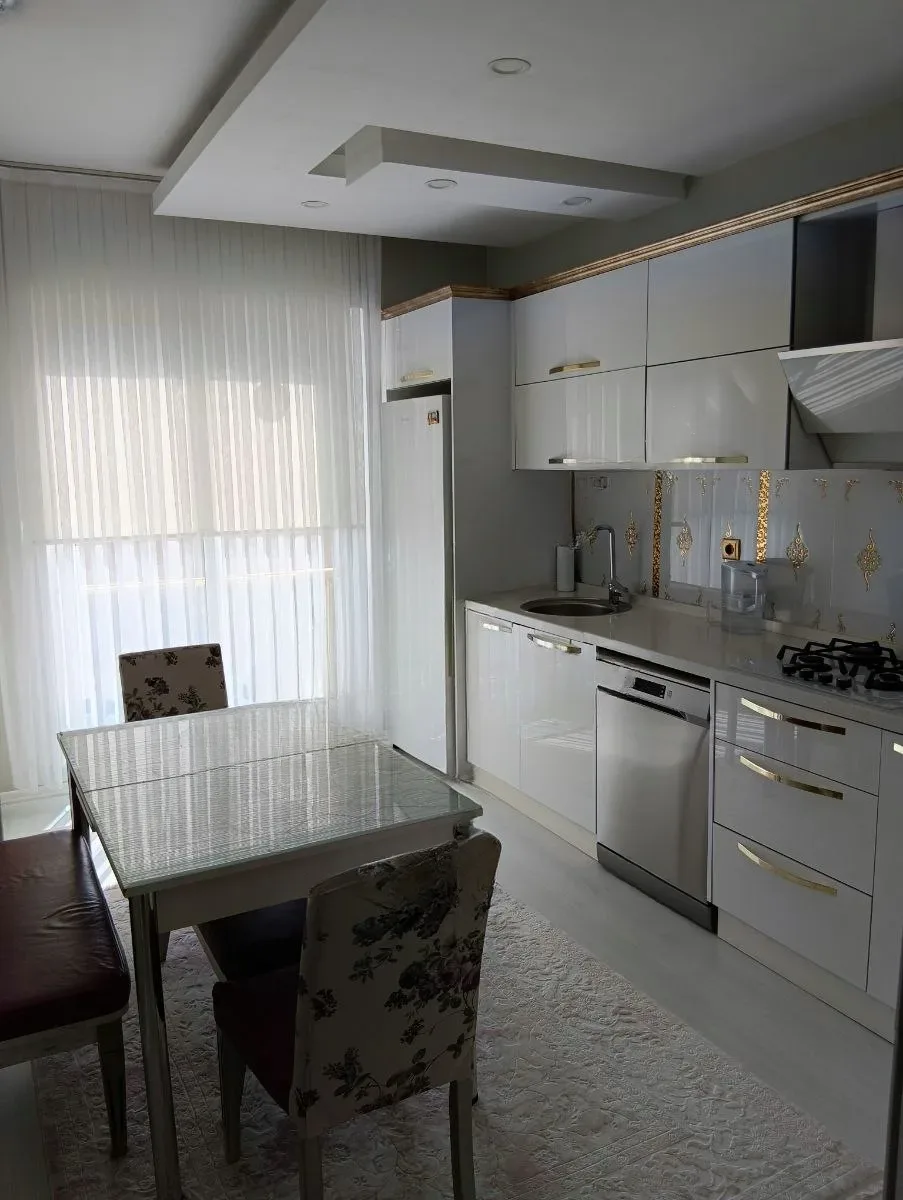 Palandöken Yunusemre'de 1. Kat 150 m² 3+1 Satılık Daire - Fotoğraf 4